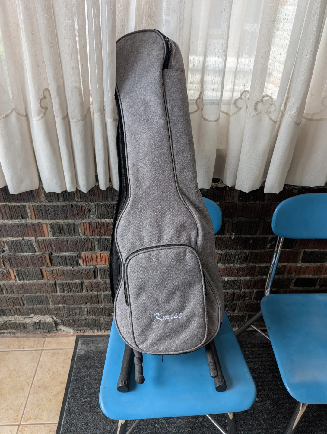Baritone Ukulele + soft case + stand - photo 5