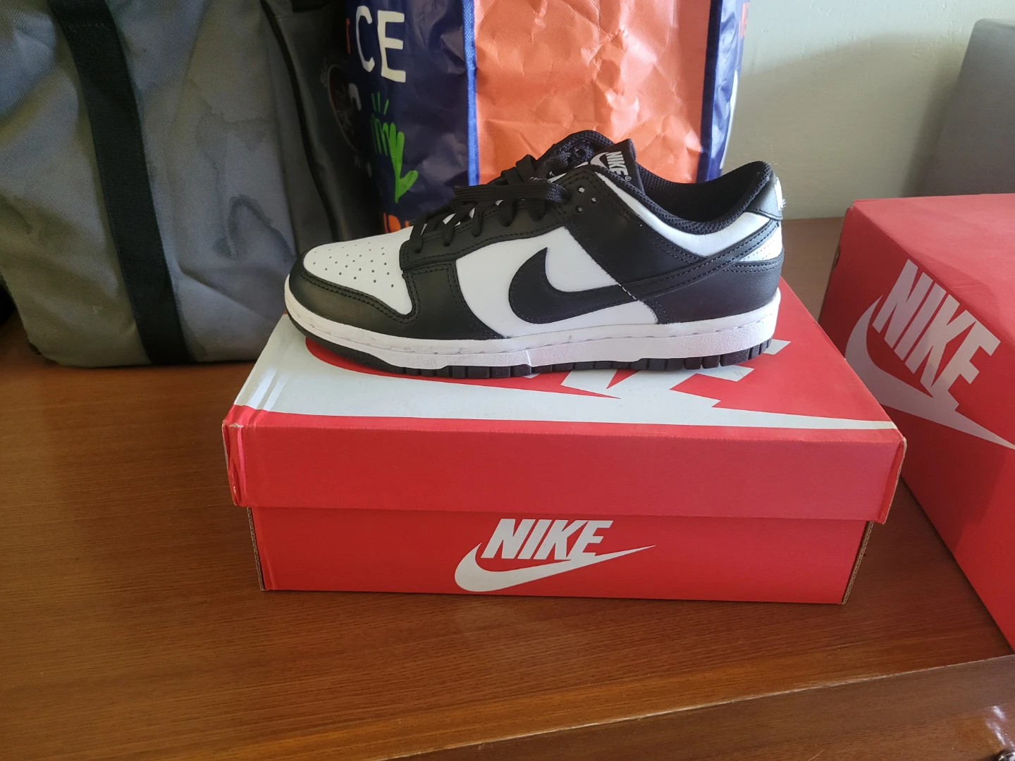 Nike panda woman's nikes - photo 2