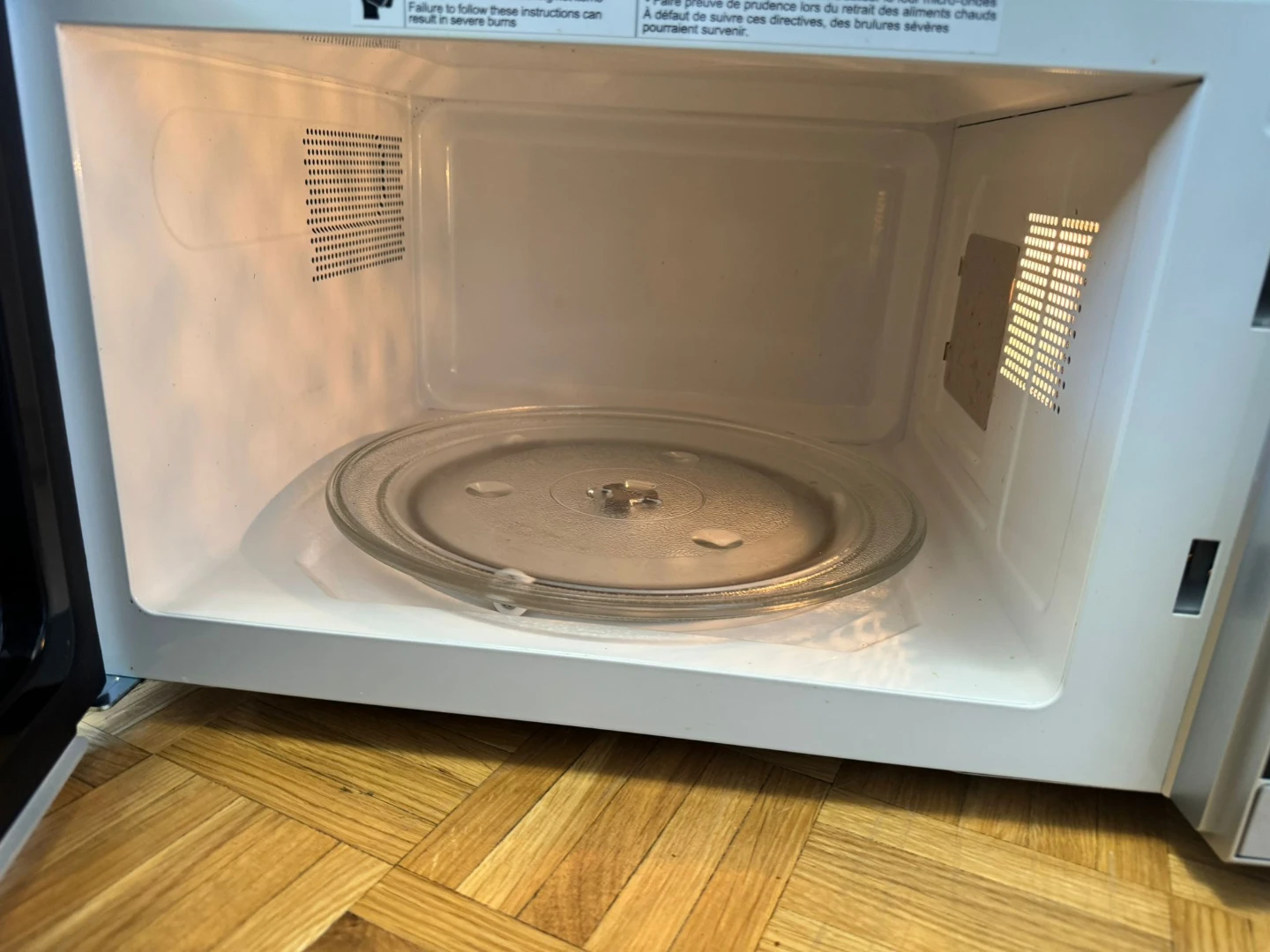 Hamilton Beach 1.1 Cu. Ft. Microwave Oven - photo 3