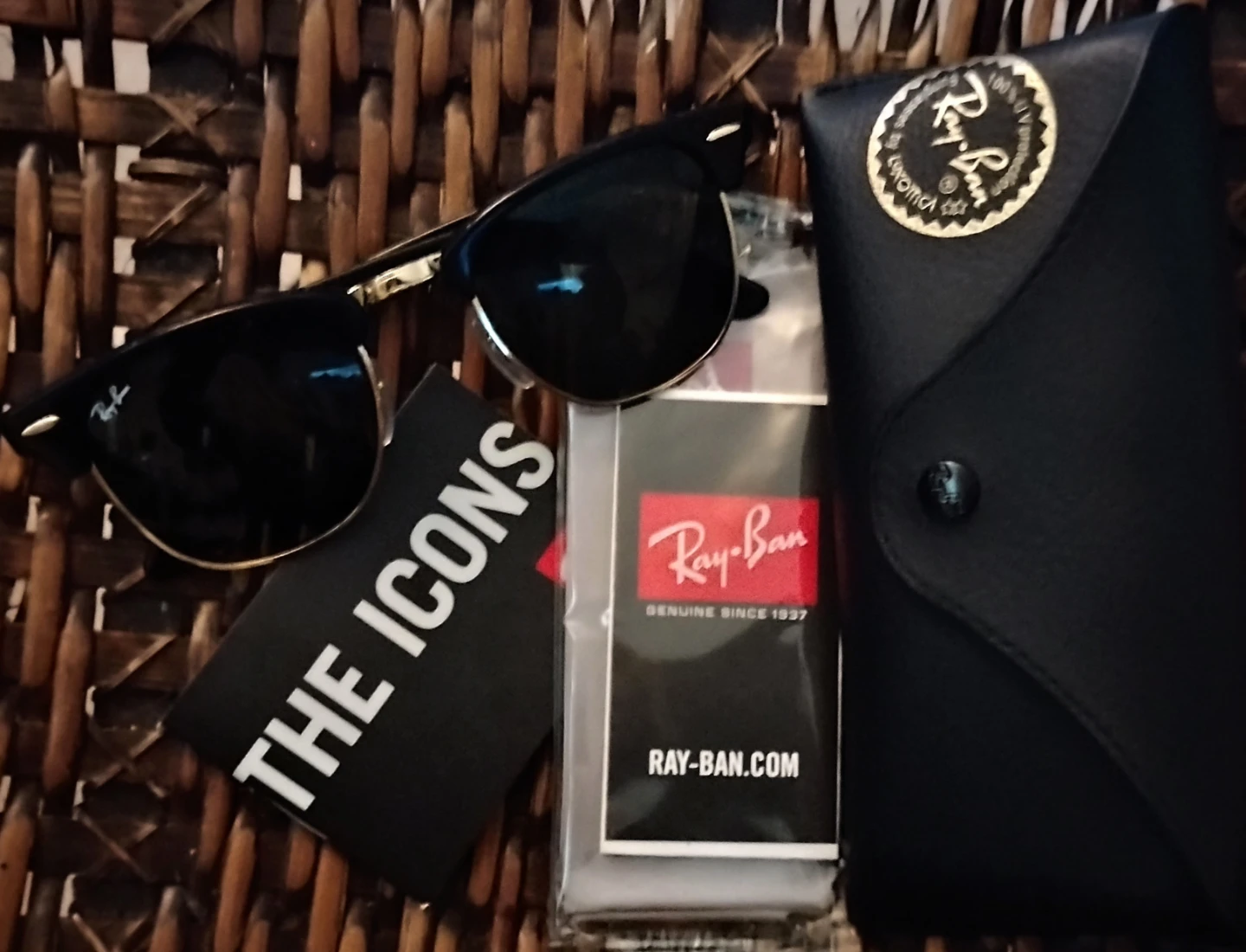 2 Ray Ban ClubMaster Classic