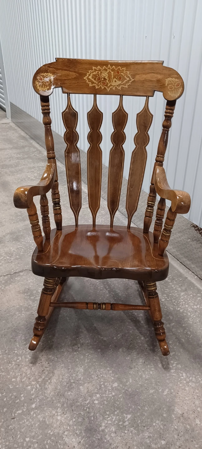 CLASSY LARGE ROCKING CHAIR vintage  Good Quality