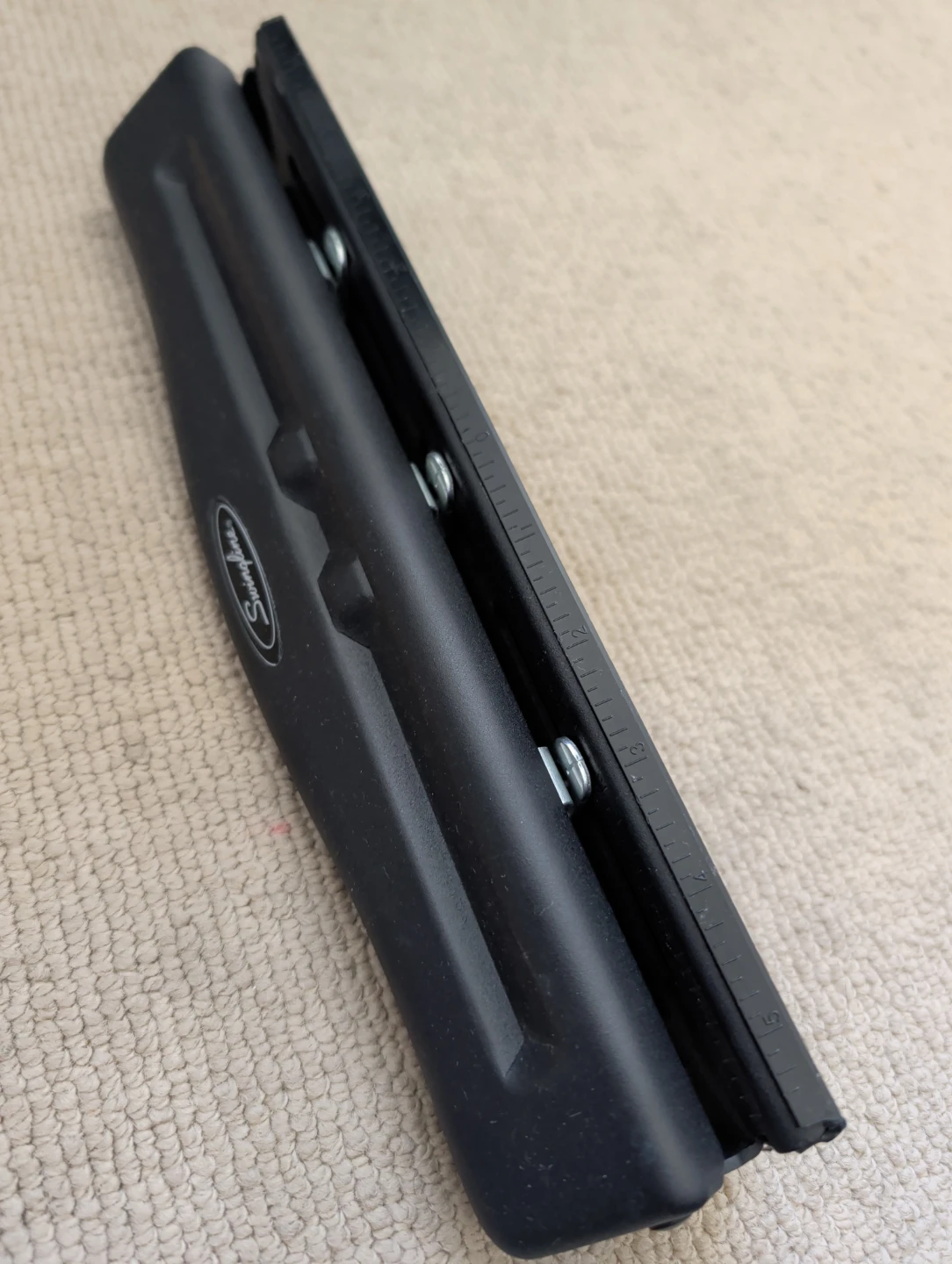 Swingline Black 3-Hole Punch - photo 2