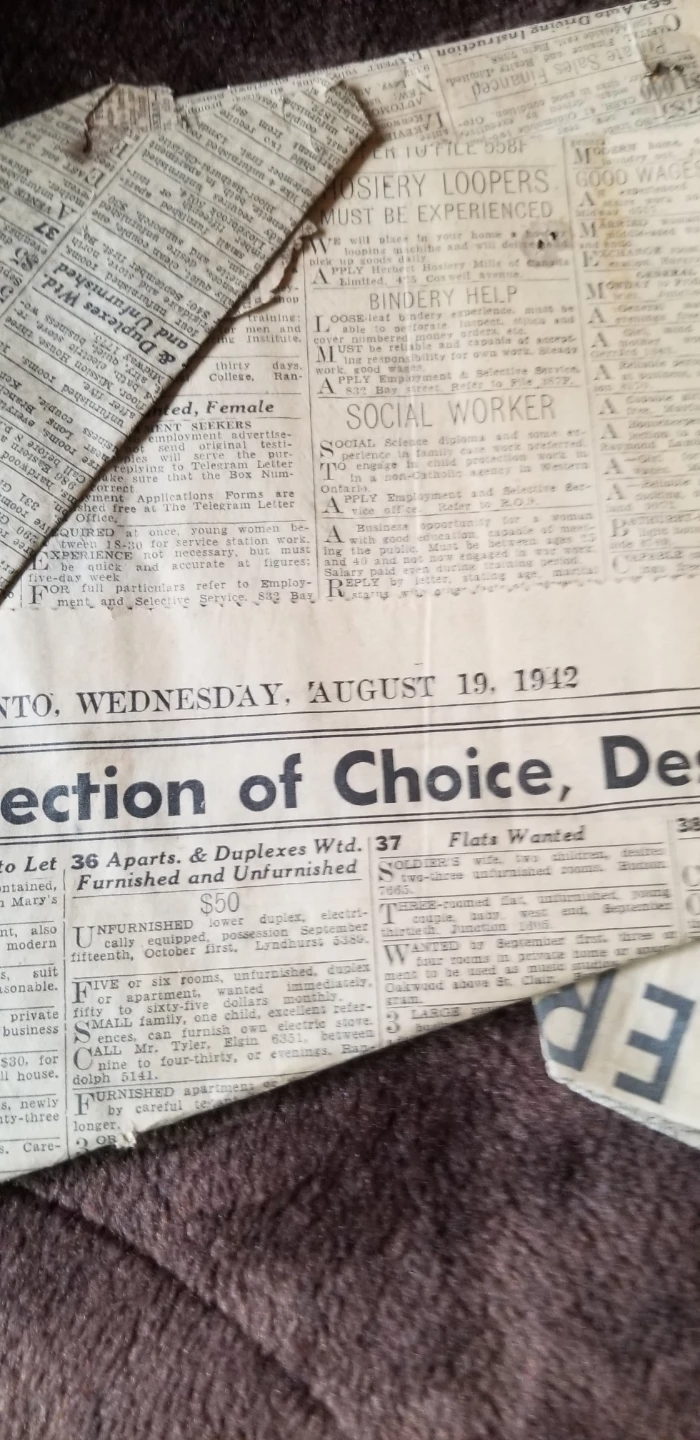Collection of vintage newspapers - photo 4