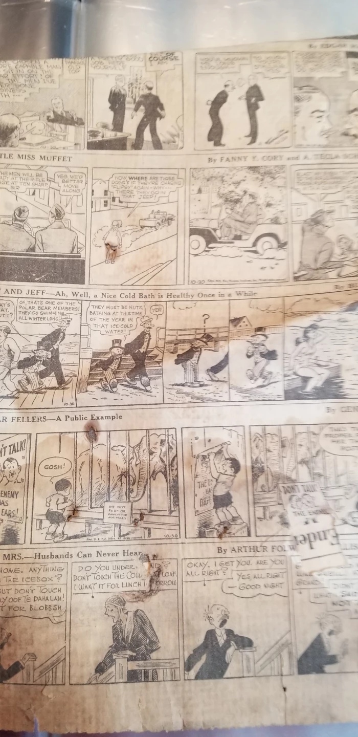 Collection of vintage newspapers - photo 5