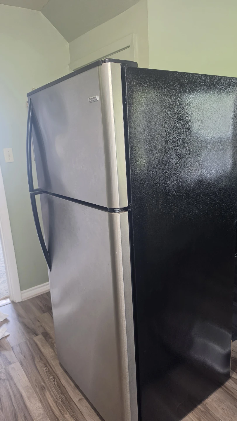 Kenmore Top Freezer Refrigerator - photo 3