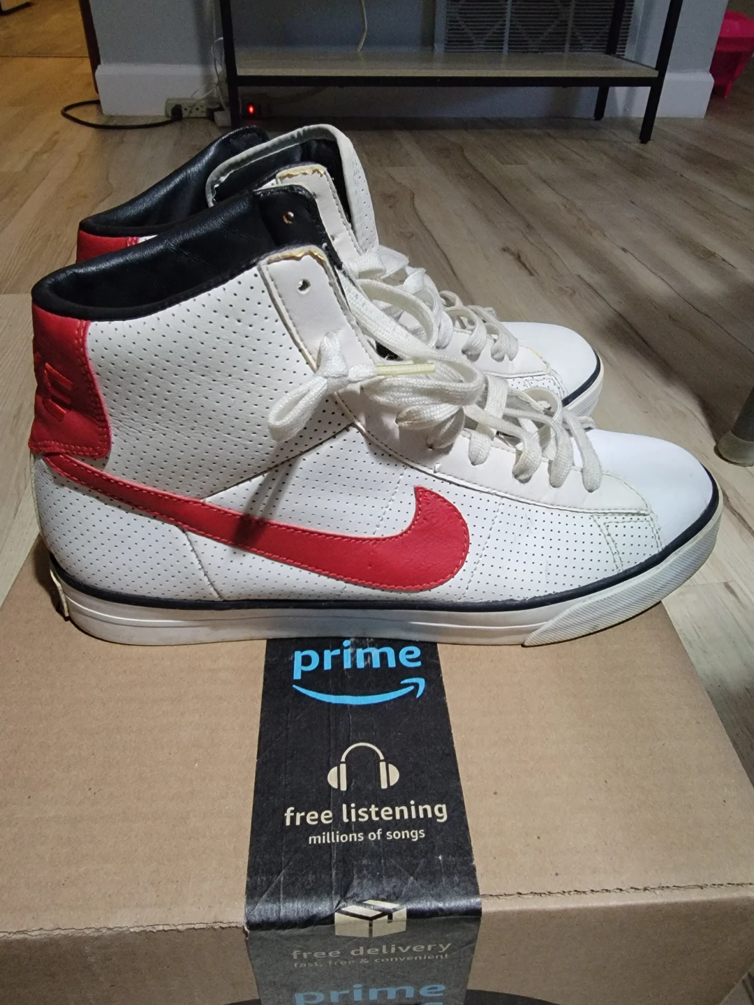Nike High Top Sneakers - White/Red