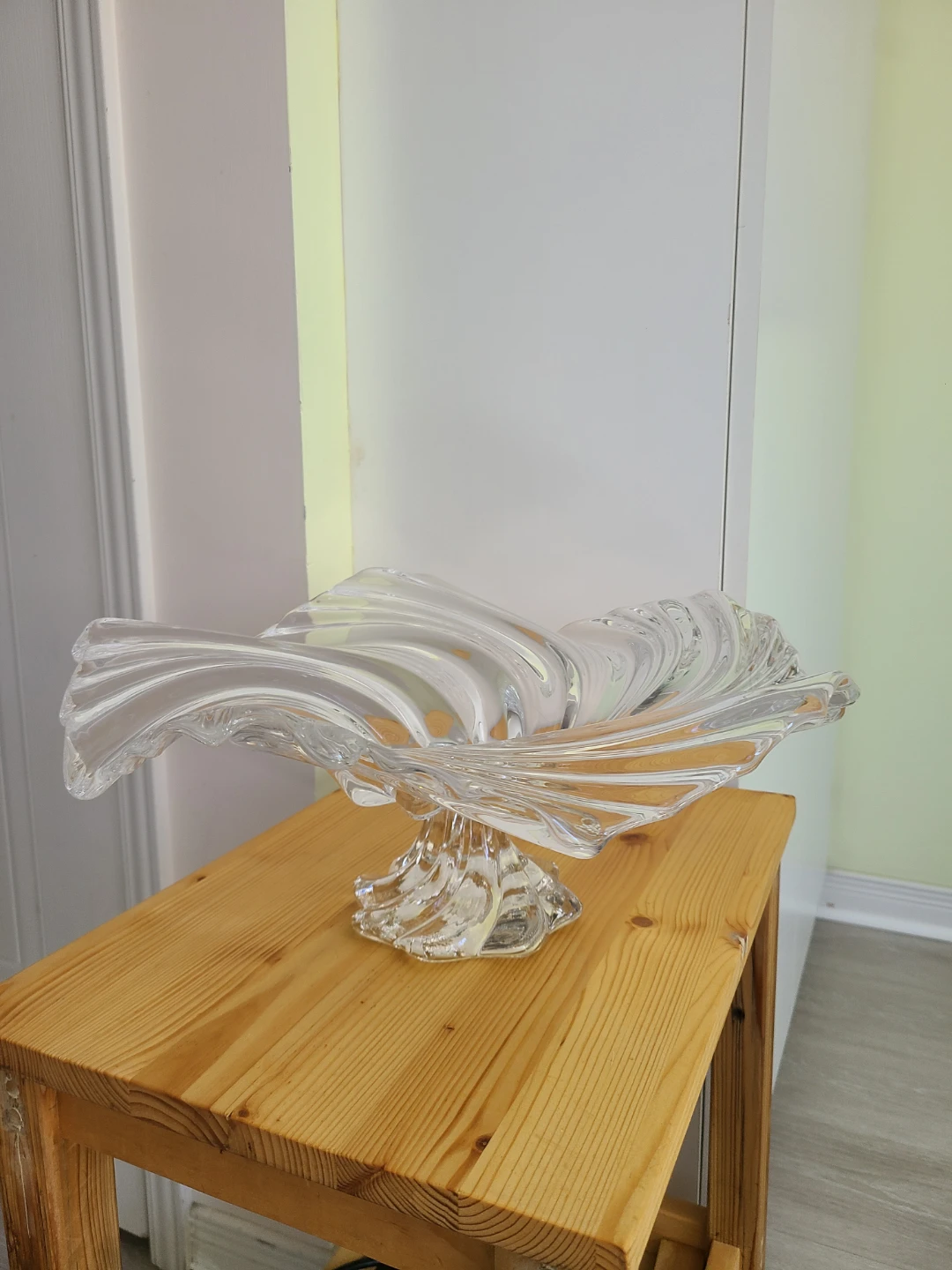 Clear Swirl Glass Pedestal Fruit Bowl - photo 2