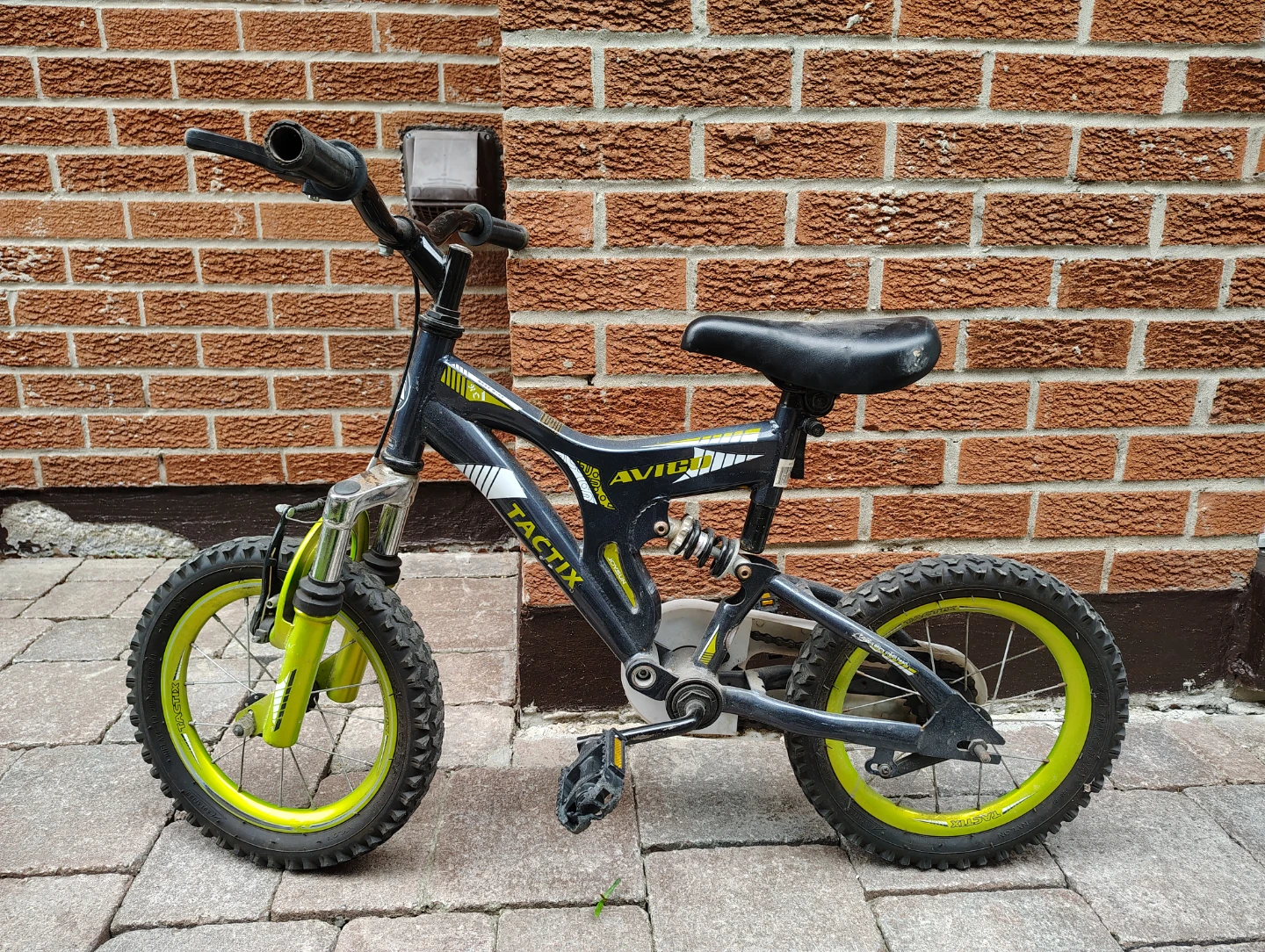 Kids Avigo Tactix bike