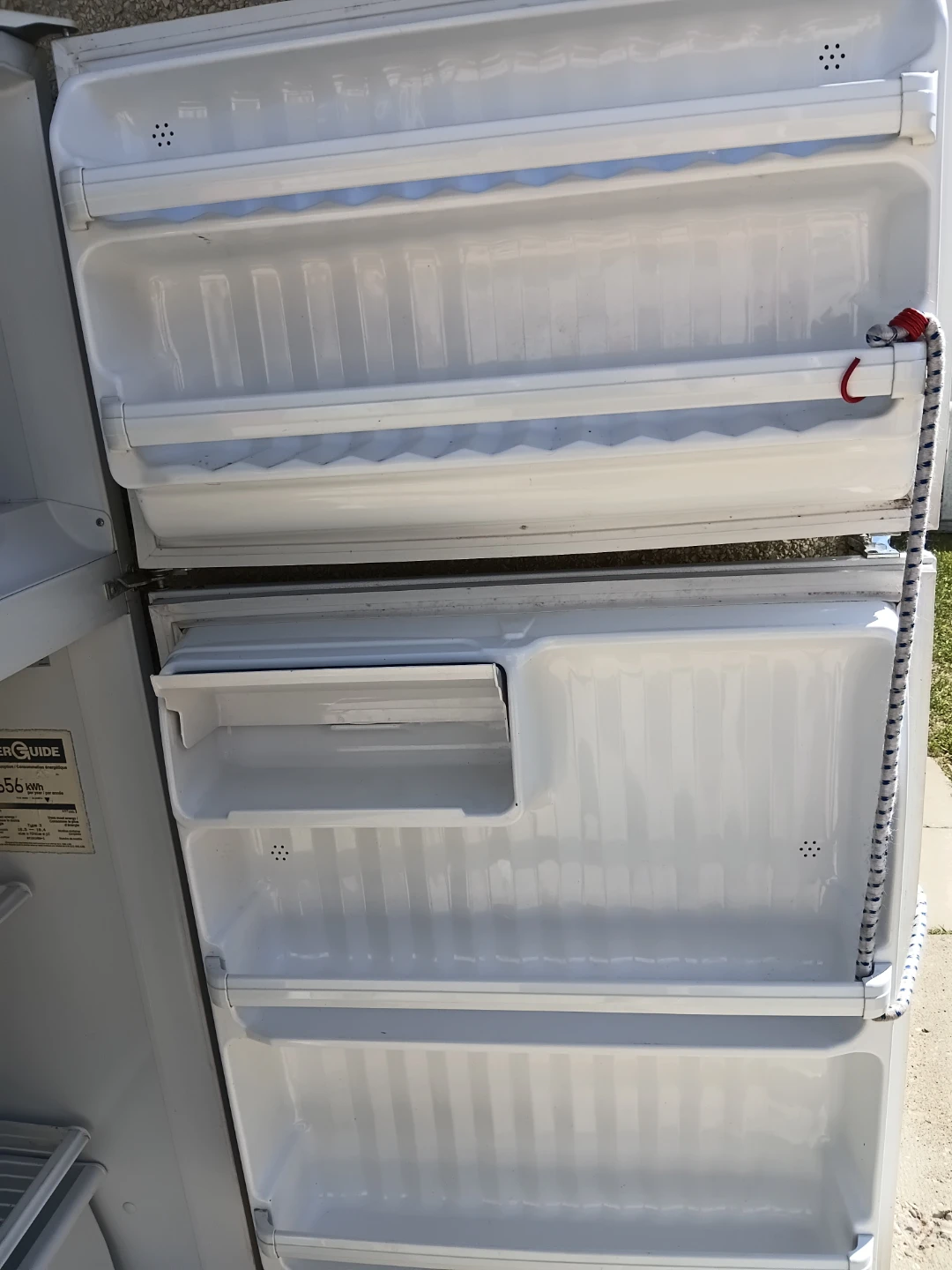 White Top Freezer Refrigerator works great - photo 4