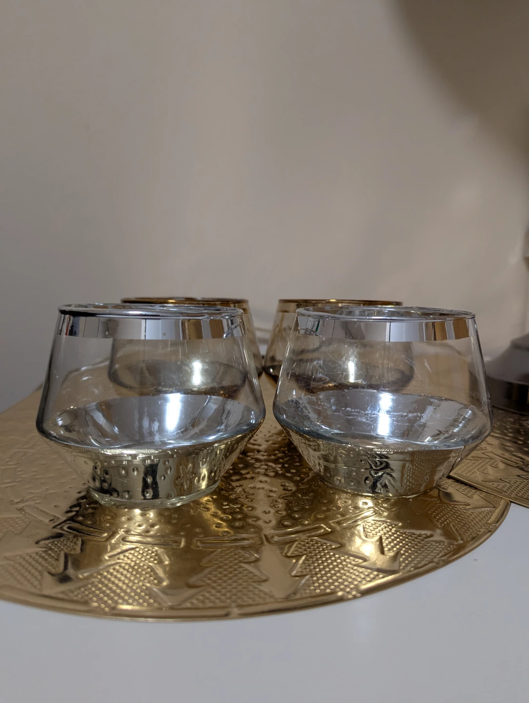 Set of 4 DECOWARE Tumbler Glasses Gold Trim