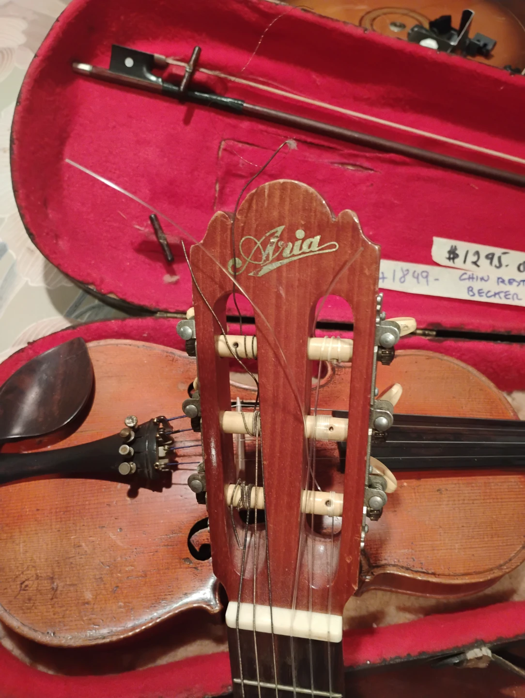 Vintage bass guitar - photo 5