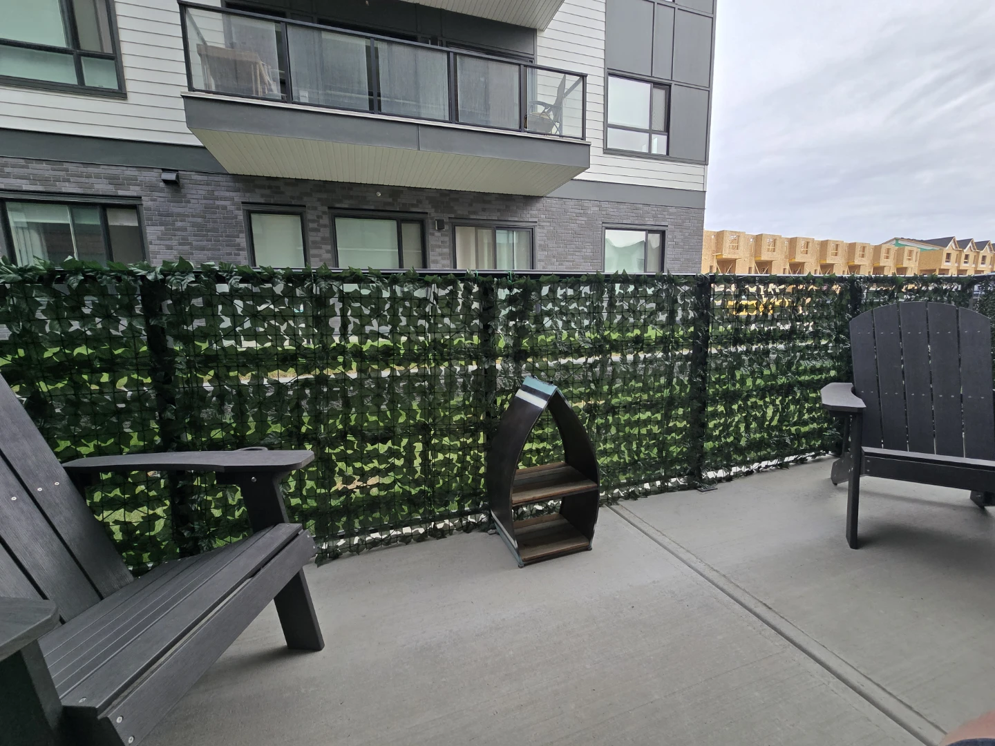 Decorative Leaf Privacy Screen