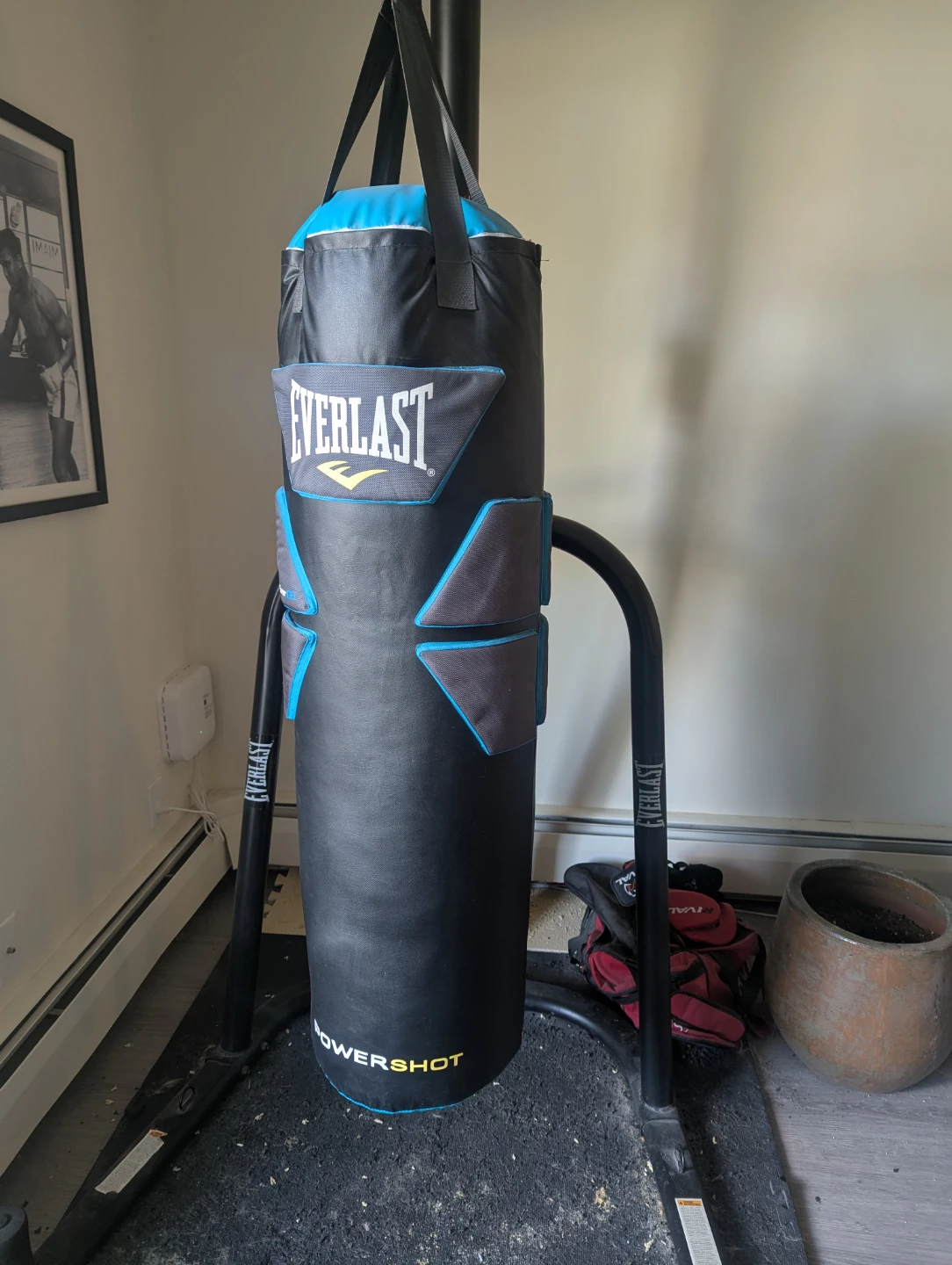 Everlast Heavy Bag and Stand - photo 2