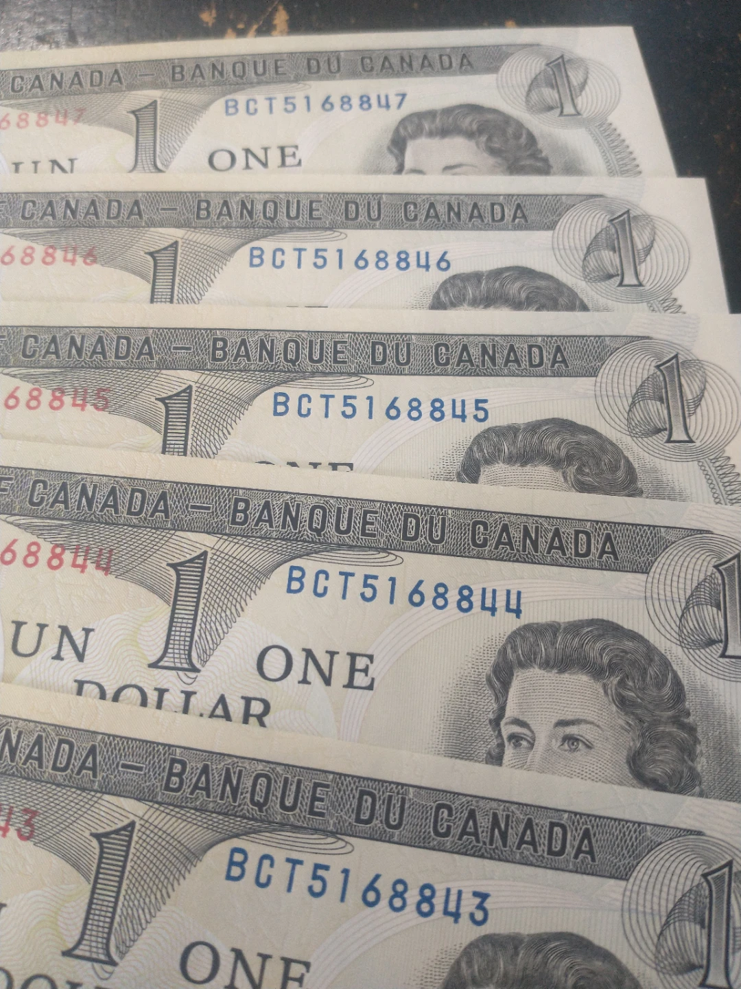 1973 Canada uncirculated 5 consecutive $1 banknotes ends ~8847 - photo 2