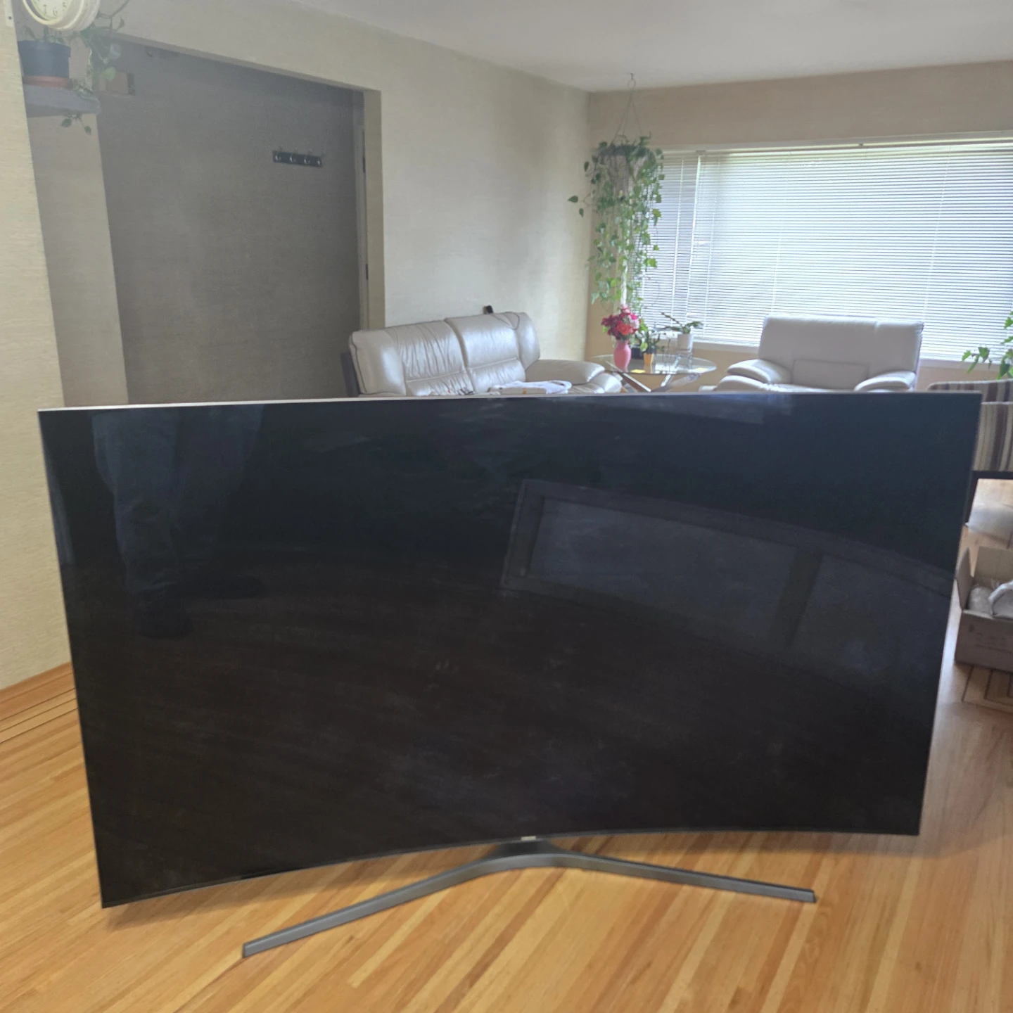 Samsung 78" Curved 4K UHD Smart TV UN78KS9800F  Black screen