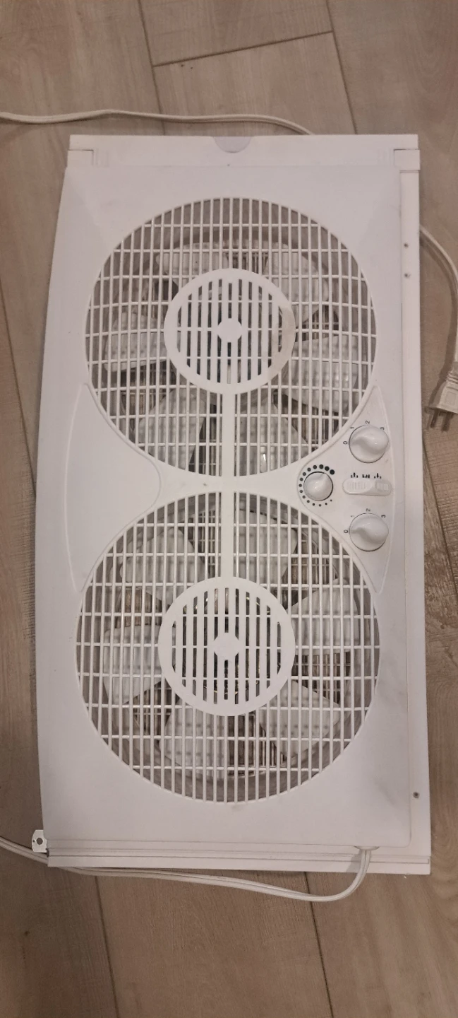 White Dual Window Fan - photo 3