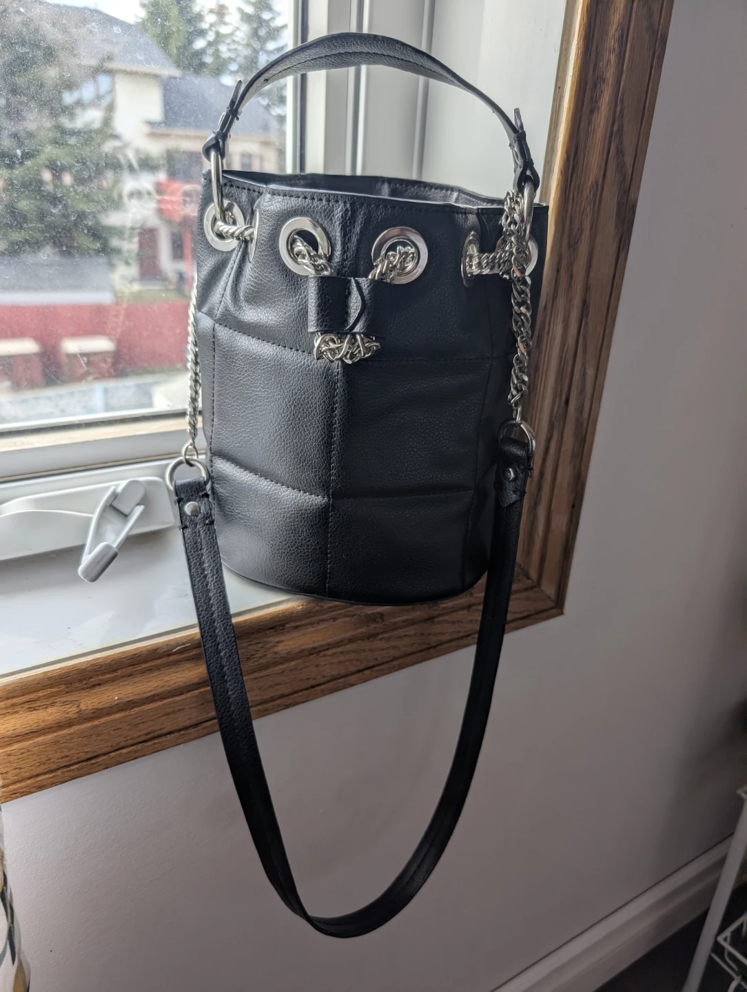 Zara Black Quilted Bucket Bag - photo 2