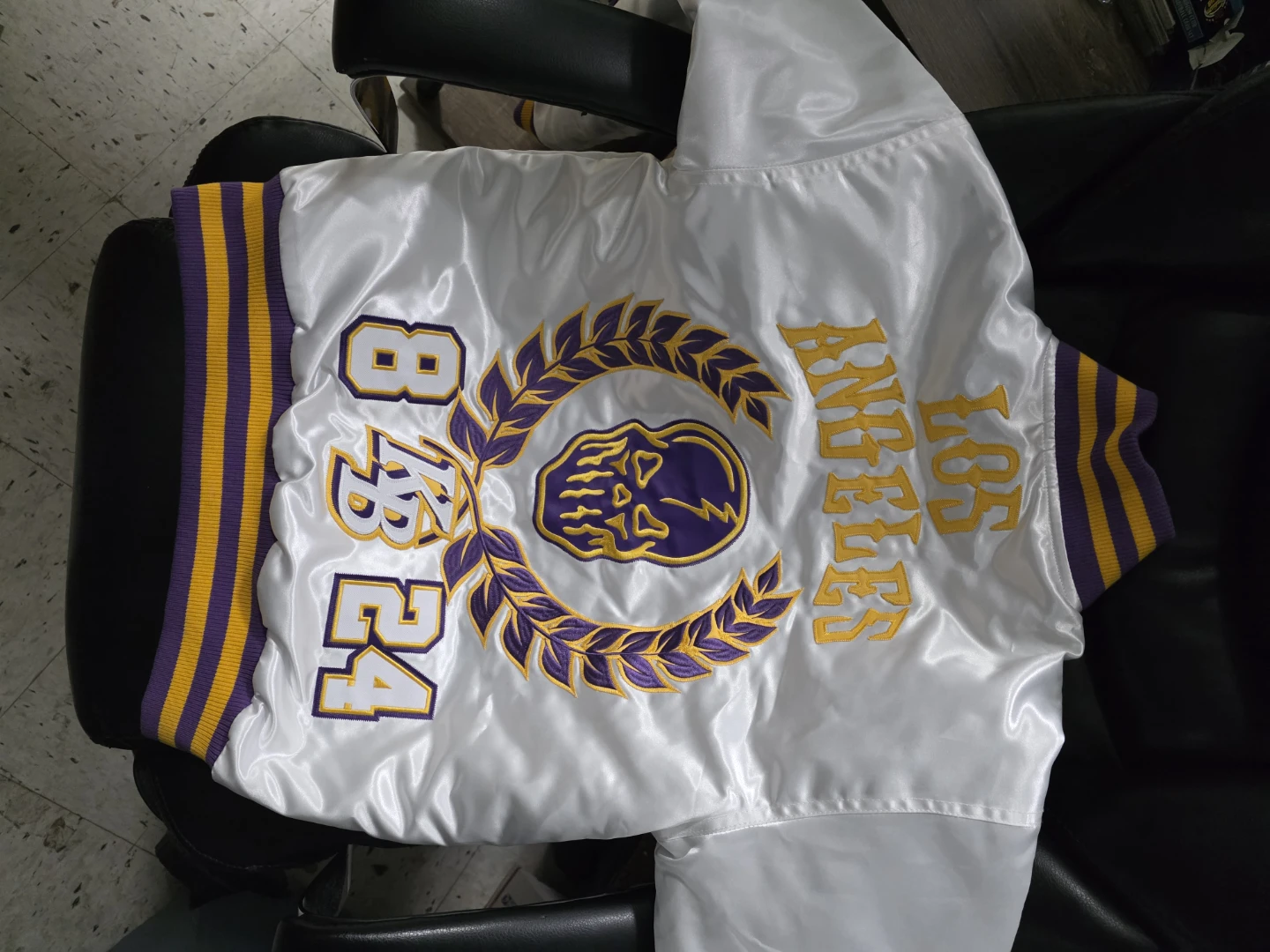 Los Angeles Lakers "LEGEND" Bomber Jacket - photo 4