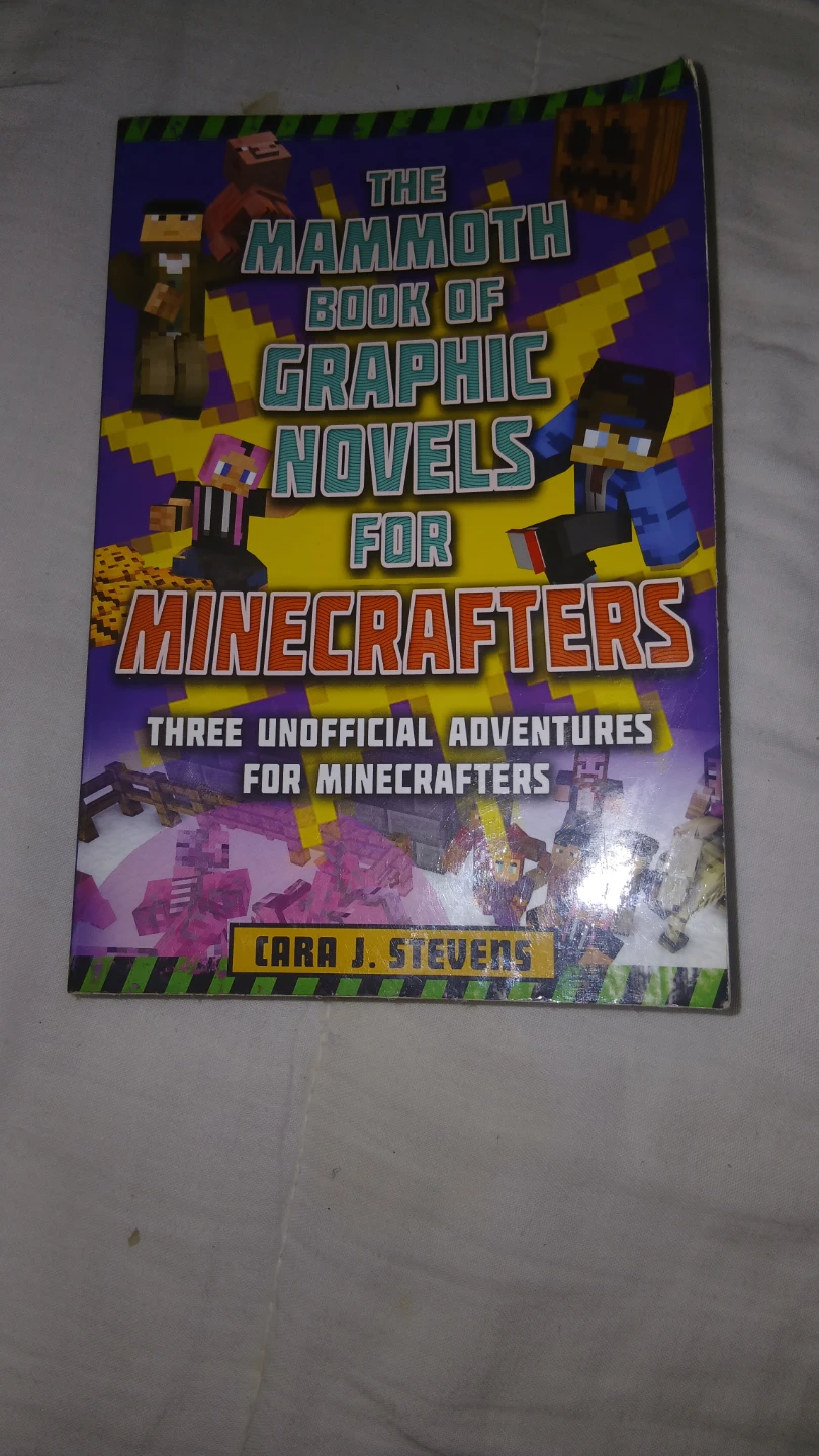 MINECRAFT The Mammoth Book of Graphic Novels Cara J. Stevens