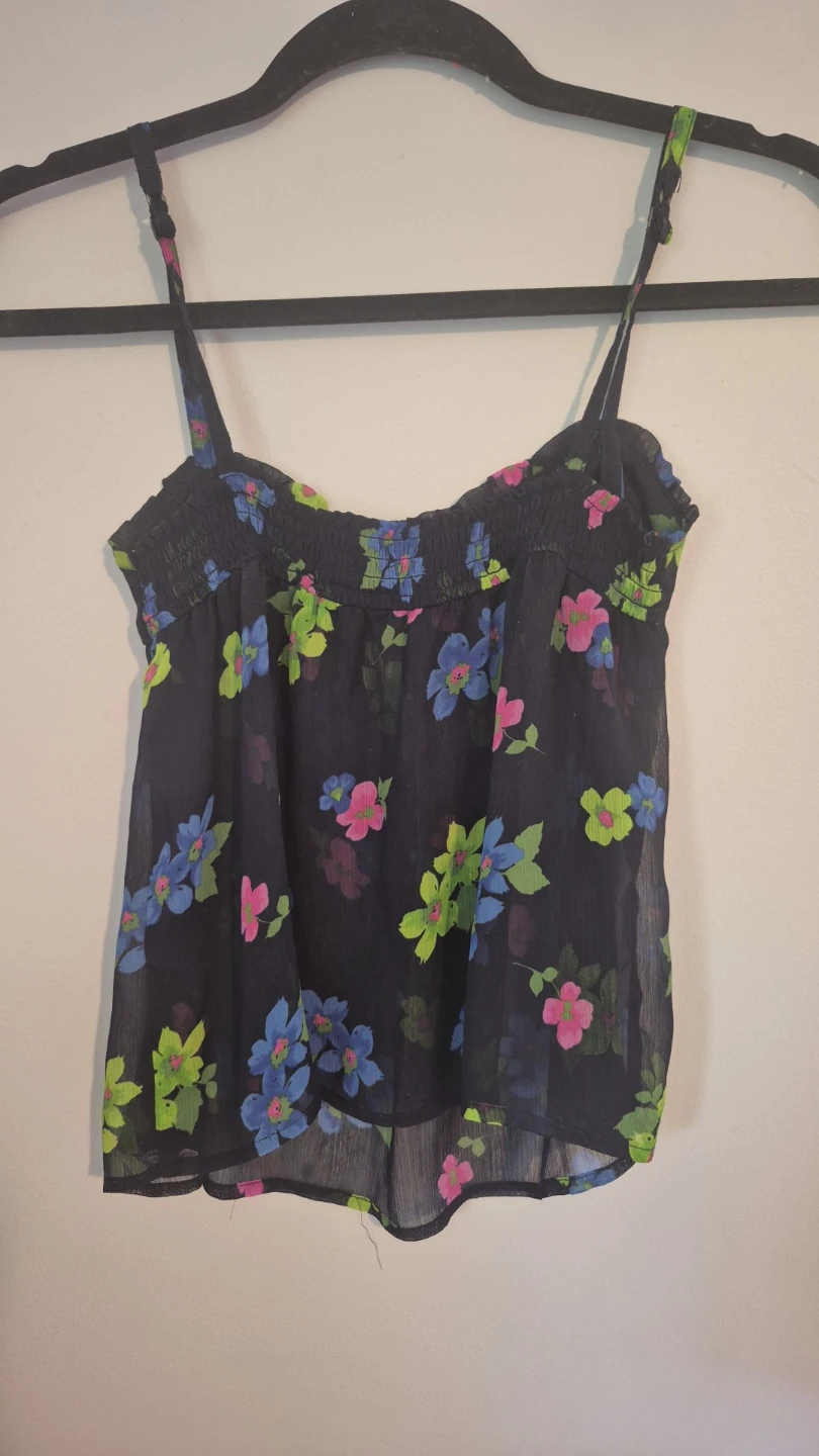 Hollister Women's Black Floral Cami Top Size M - photo 2