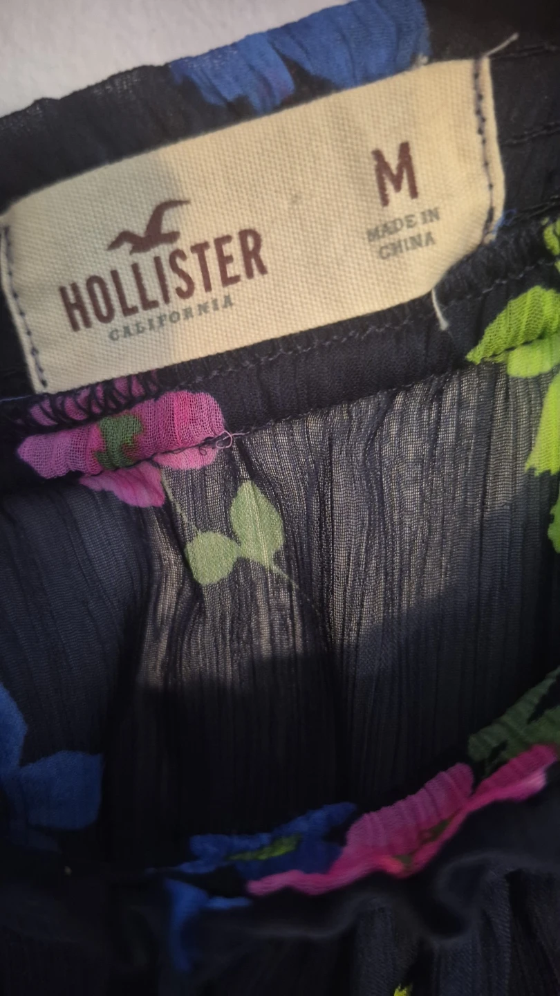 Hollister Women's Black Floral Cami Top Size M - photo 4