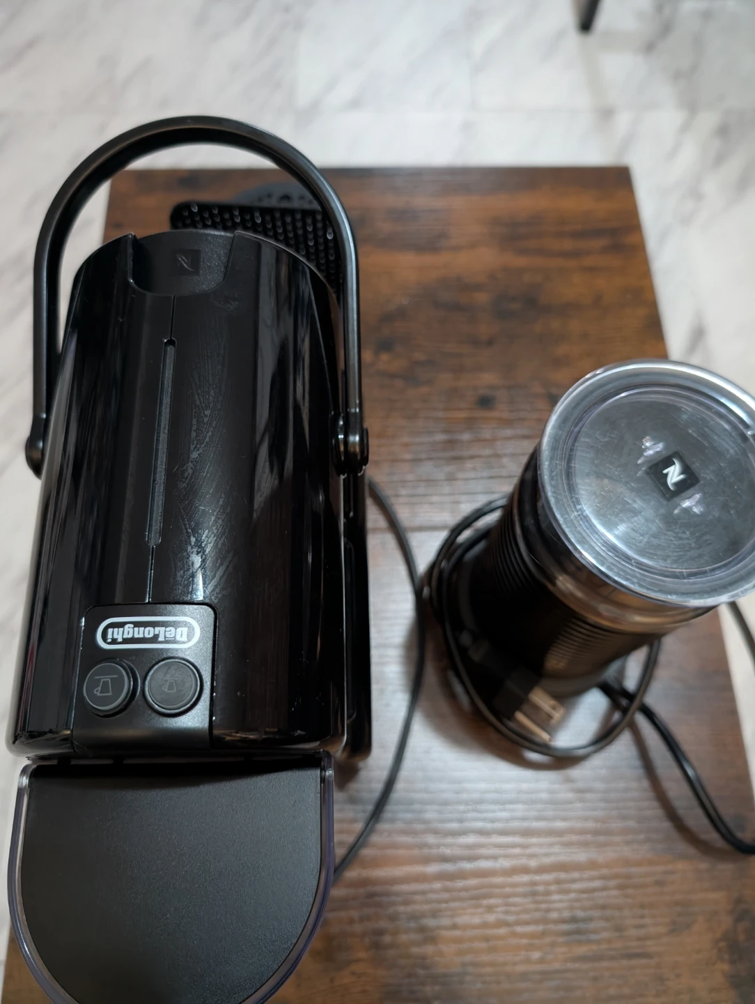 Nespresso Delonghi Coffee Machine with Milk Frother - photo 2