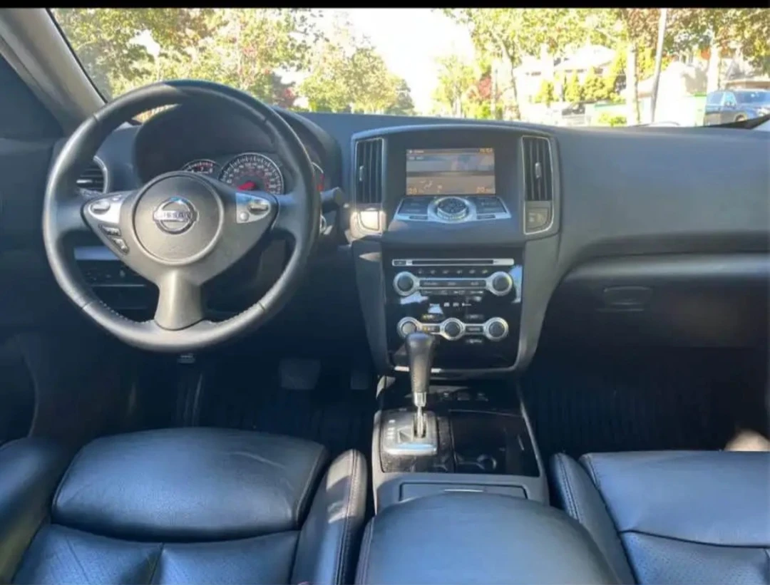 Nissan Maxima Sedan - photo 5