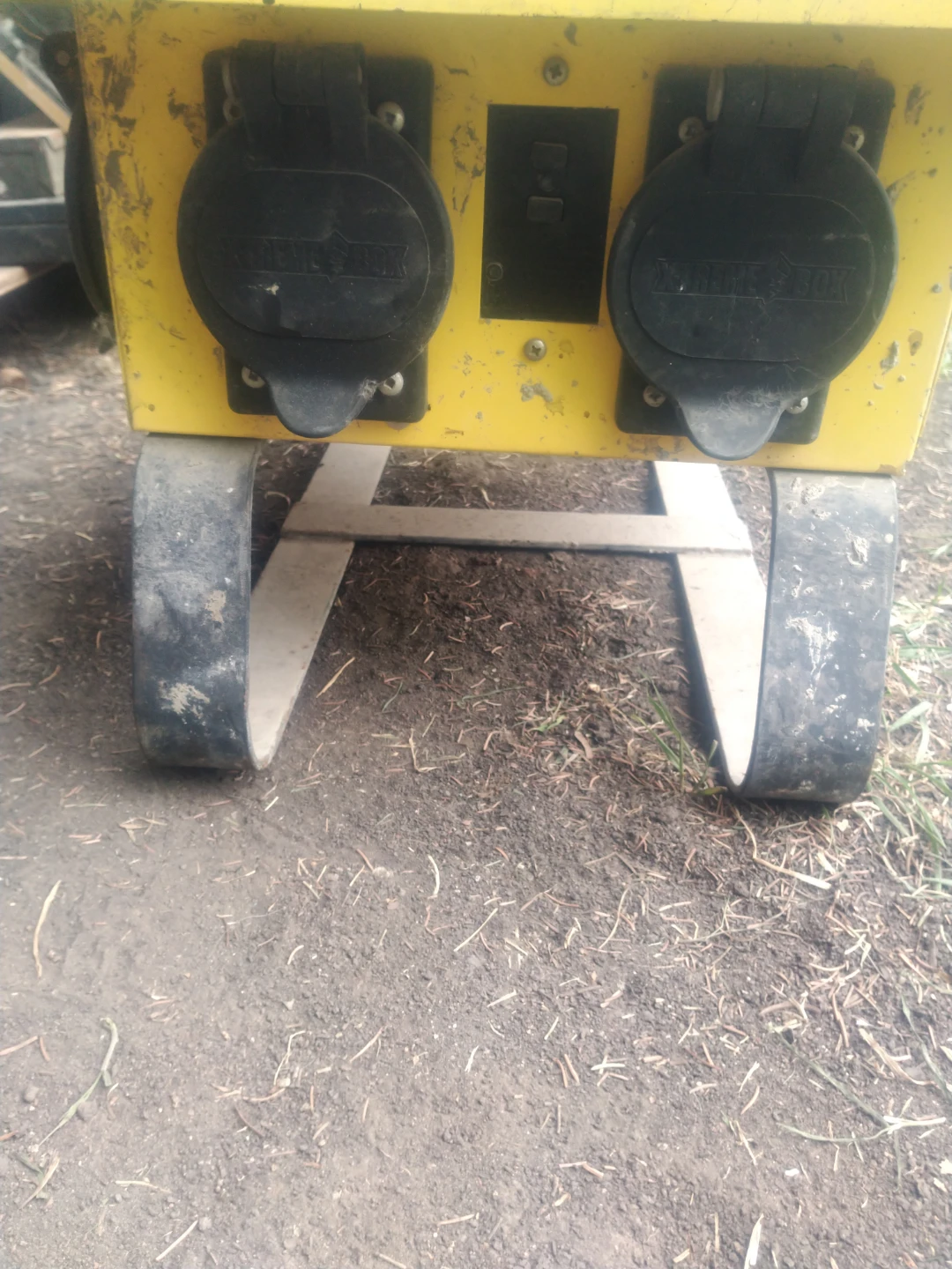 X-TREME ROX Power Distribution Box - photo 2