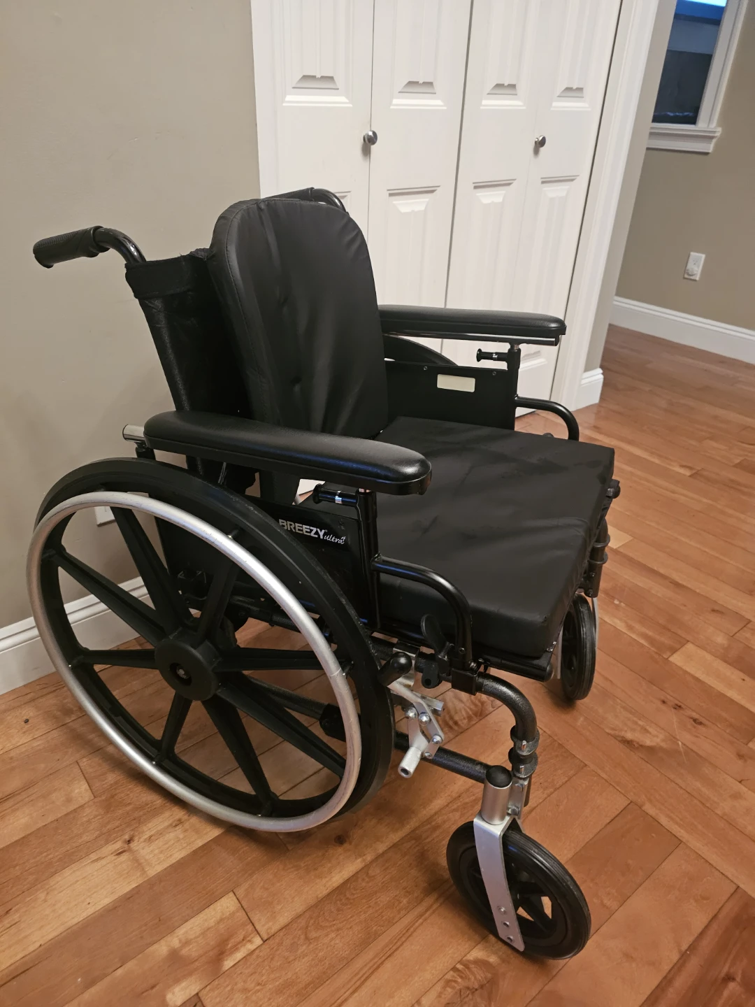 Breezy Standard Wheelchair - photo 2