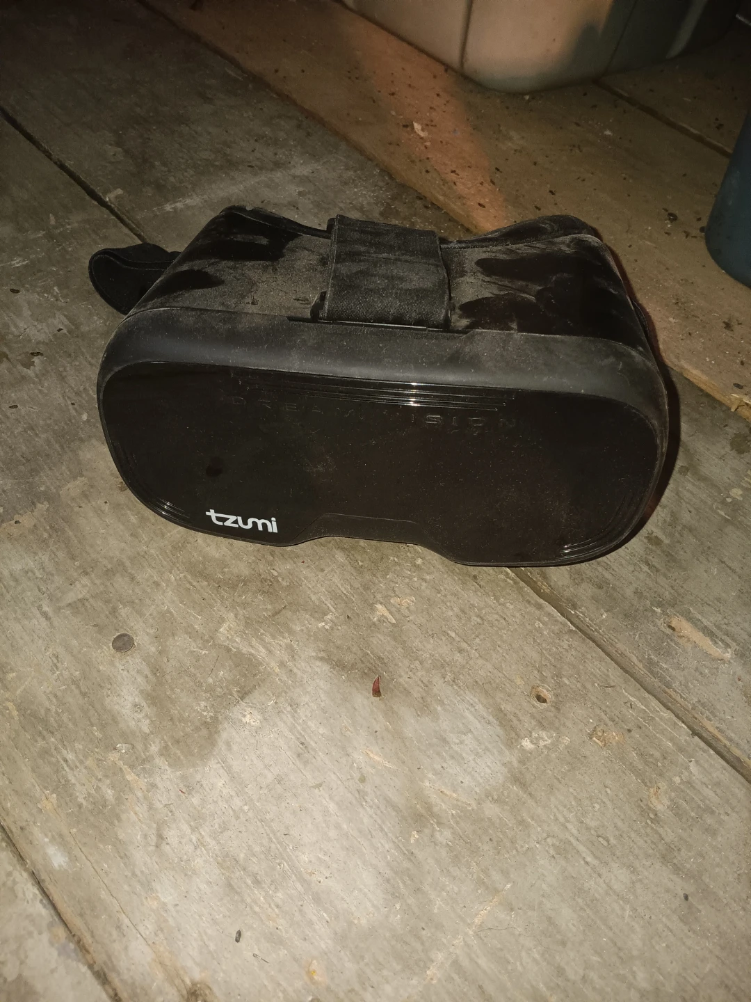 Tzumi VR Headset