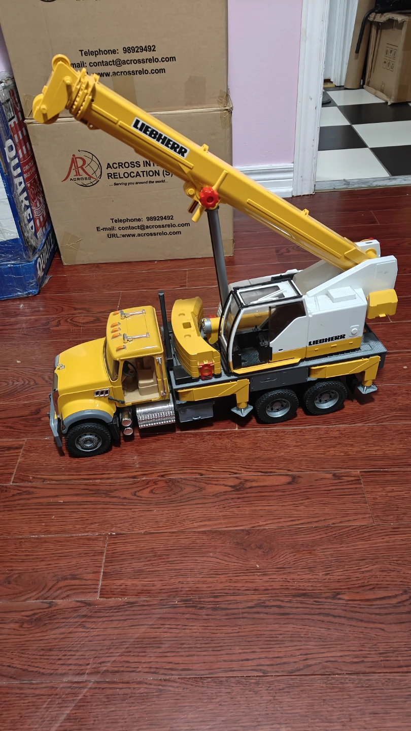 Liebherr Mobile Crane Toy Truck - photo 2