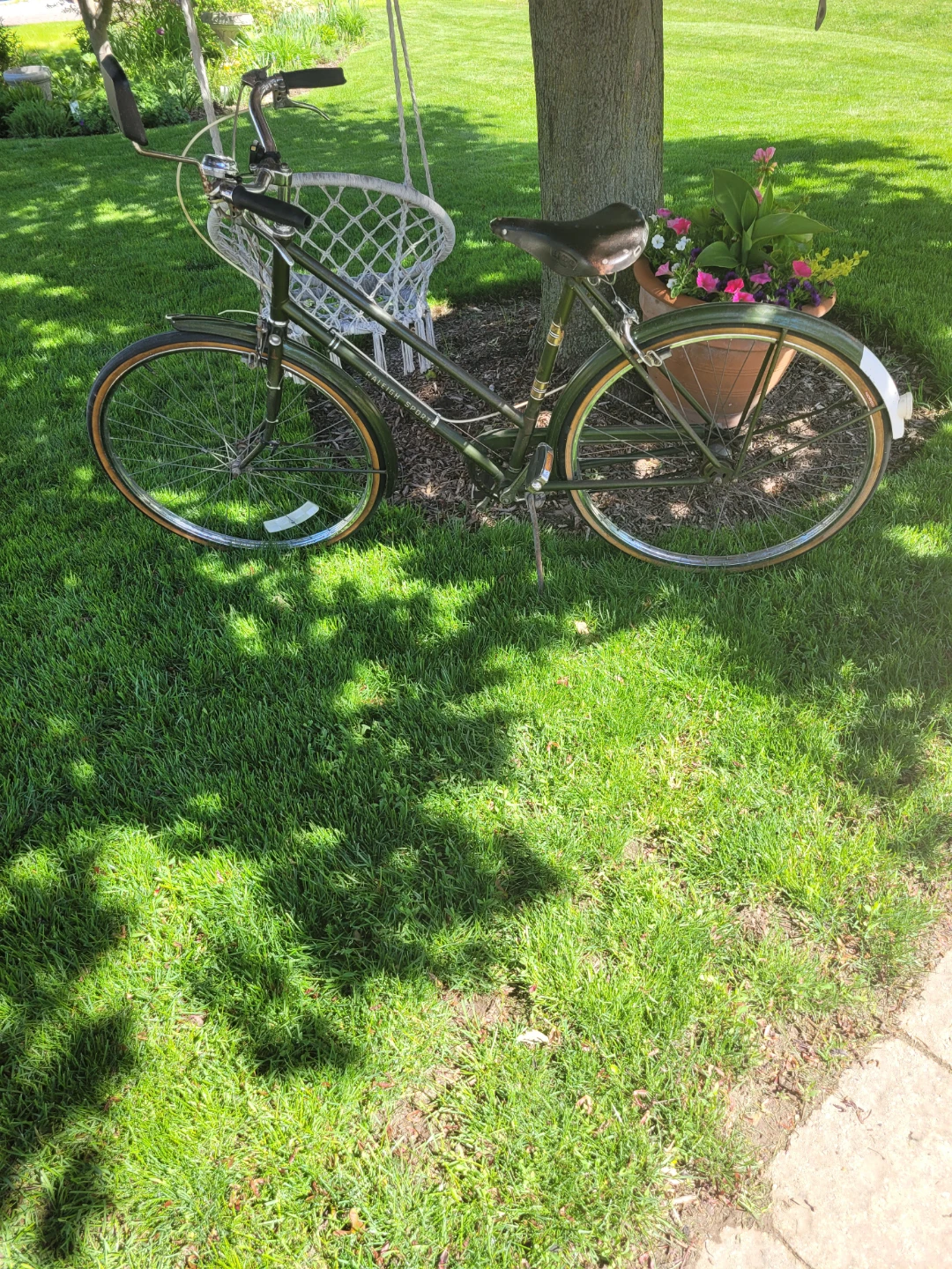 Vintage 1961 or 1963 Raleigh Sports Bicycle - Green