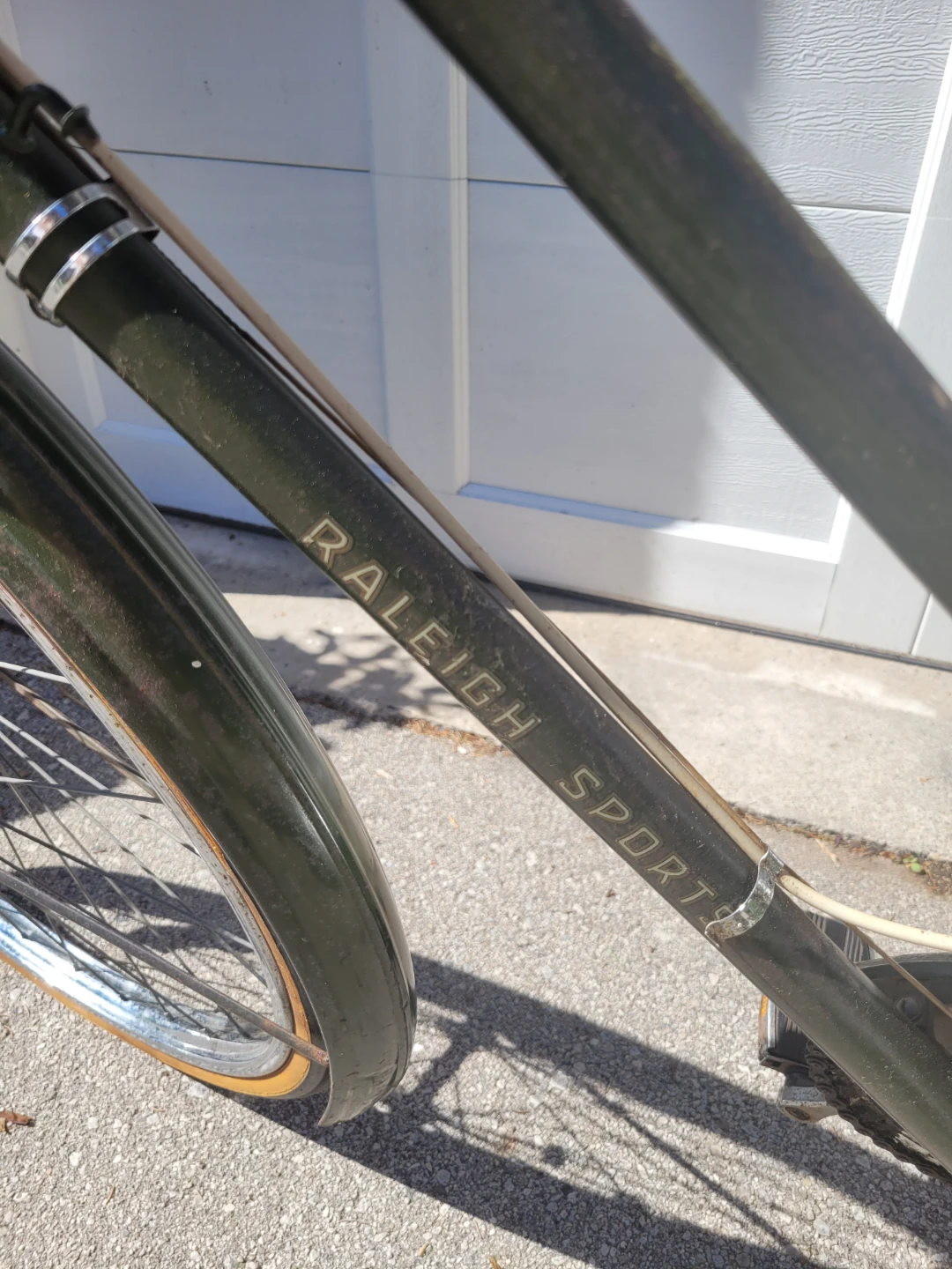 Vintage 1961 or 1963 Raleigh Sports Bicycle - Green - photo 3