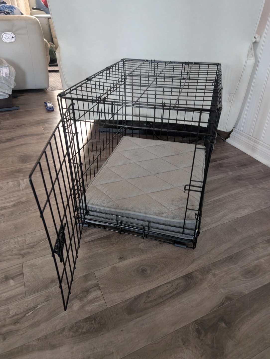 Be One Breed Dog Crate with Pad