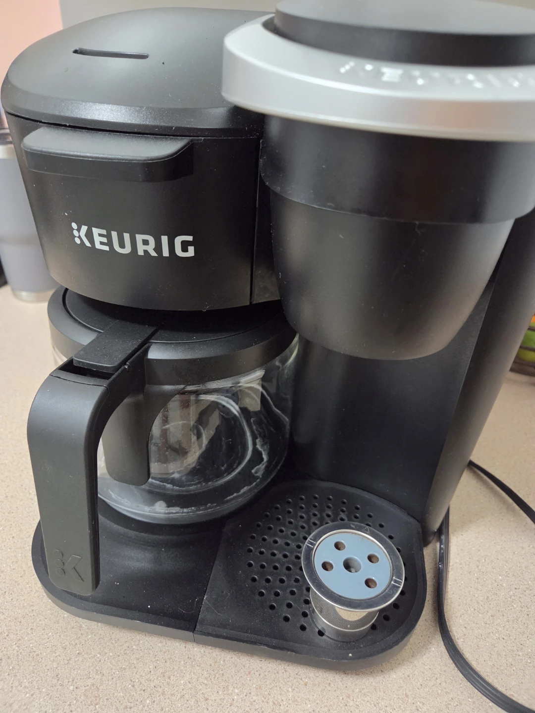 KEURIG coffee machine - photo 2