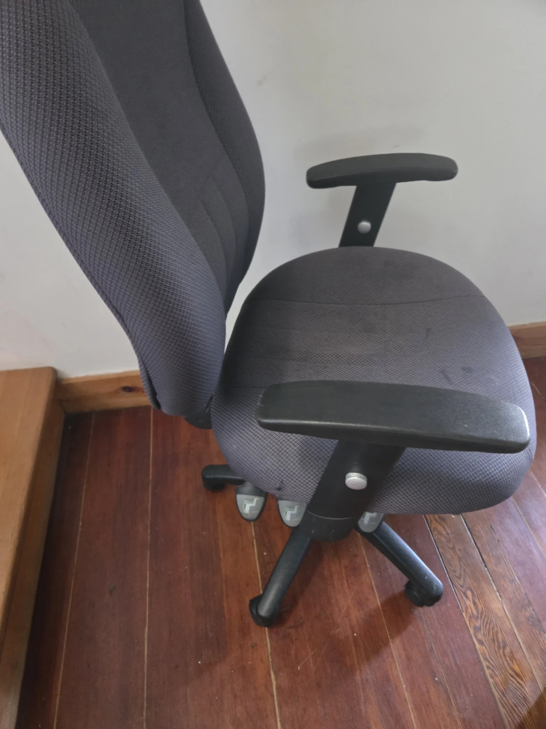 Grey Office Chair with Adjustable Height - photo 2