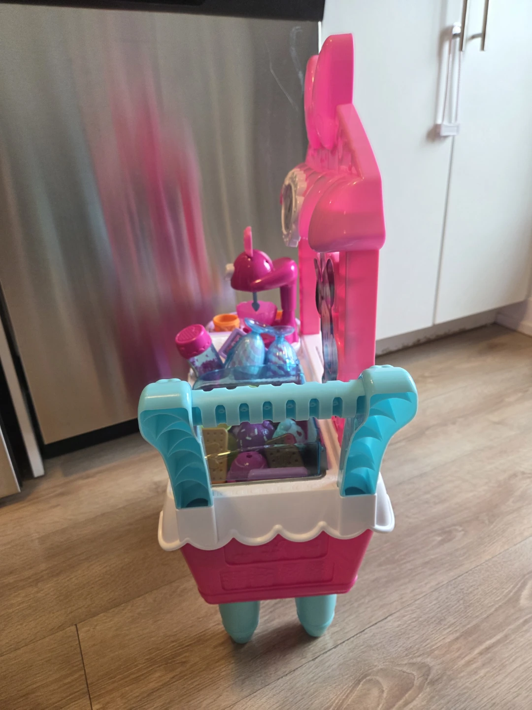 Minnie Mouse Sweets & Treats Ice Cream Cart - photo 3