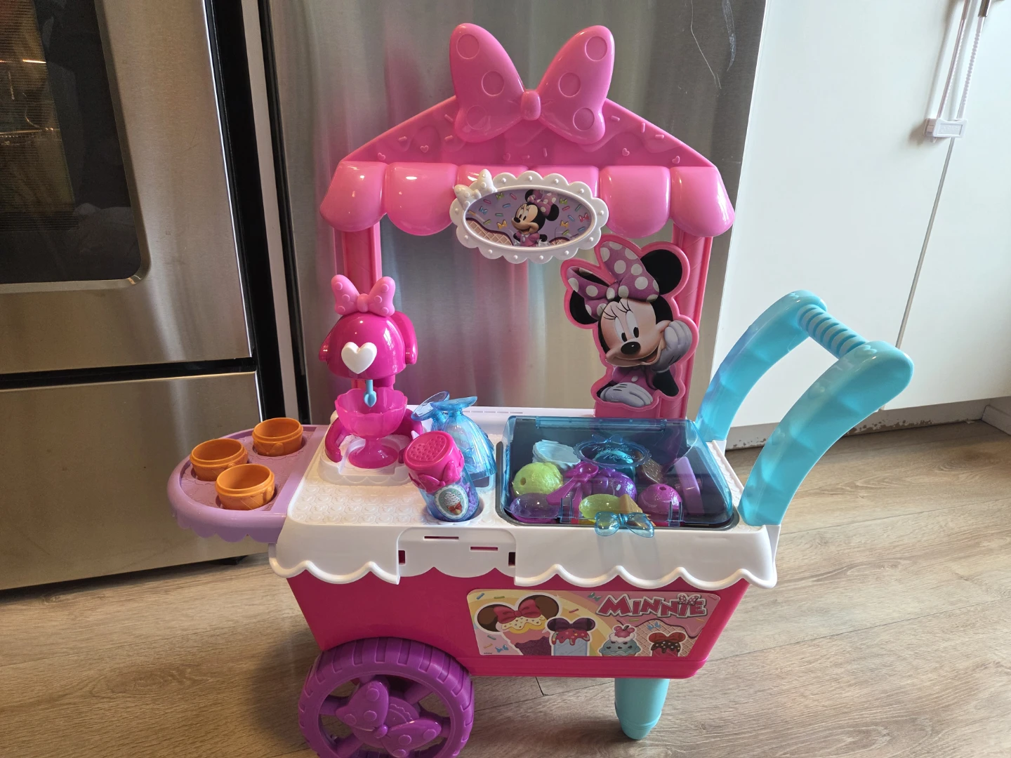 Minnie Mouse Sweets & Treats Ice Cream Cart - photo 5