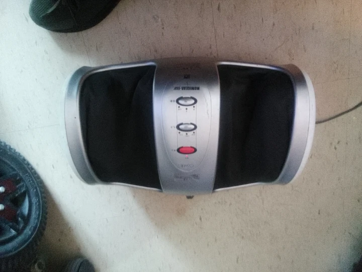 MomiGear Foot Massager