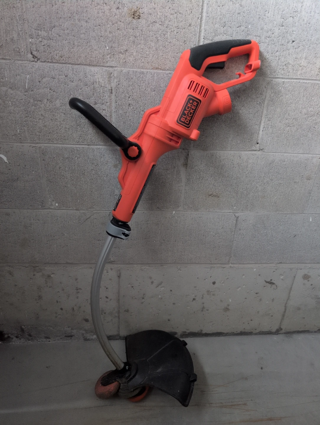 BLACK+DECKER Electric String Trimmer - photo 2