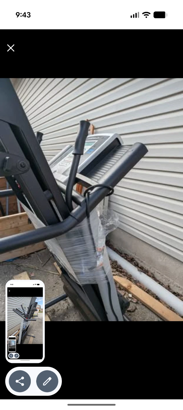 Weslo cushioned Treadmill - photo 2
