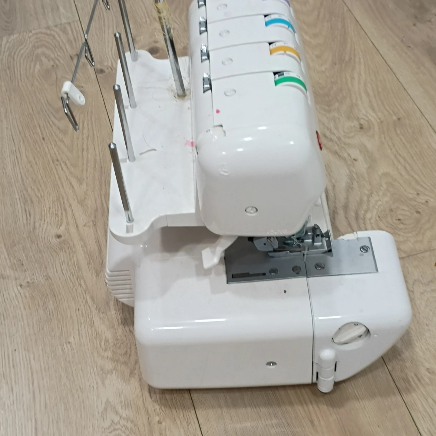 Singer Stylist II Serger Sewing Machine - photo 3