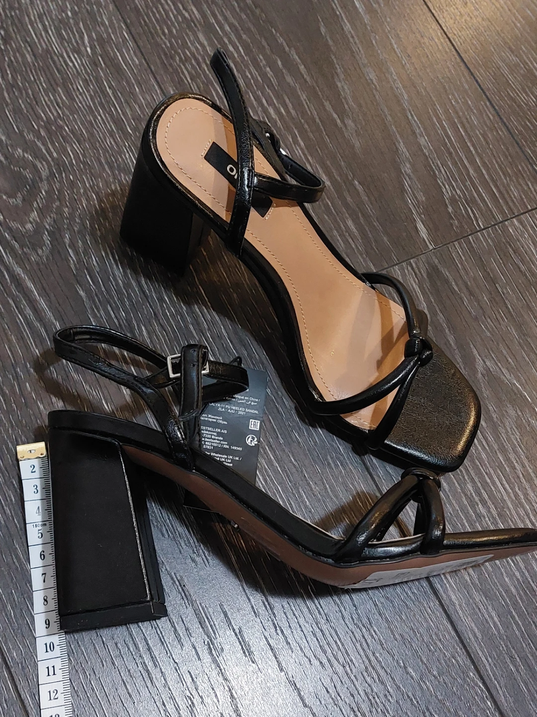 Women shoes - Black Strappy Block Heel Sandals - photo 2