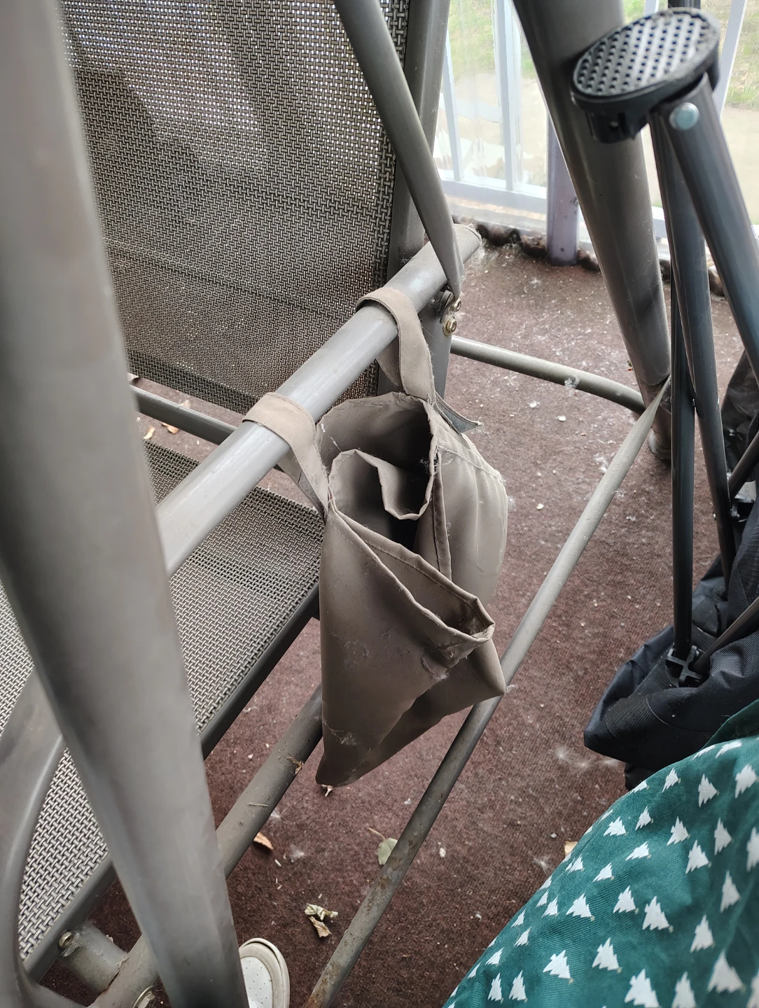 Patio Swing Chair with Side Pockets - photo 3