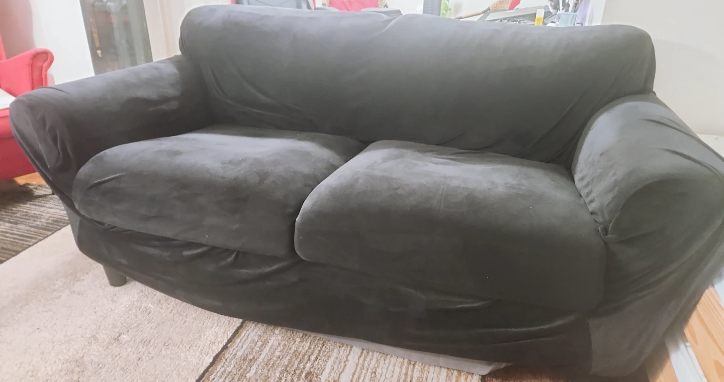 Grey Loveseat Sofa whit black cover - photo 3
