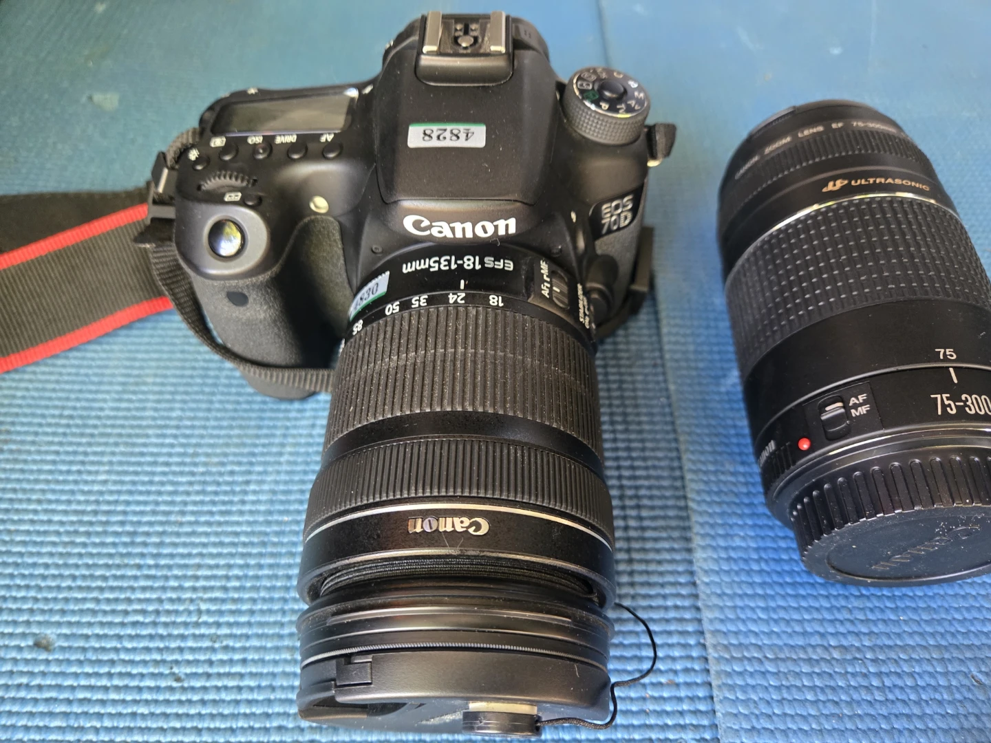 Canon EOS 70D DSLR Camera with 18-135mm and 75-300mm Lenses - photo 2