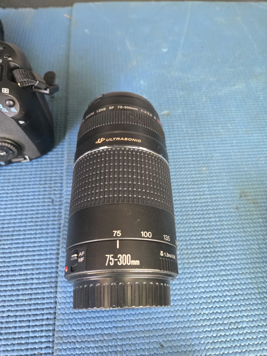 Canon EOS 70D DSLR Camera with 18-135mm and 75-300mm Lenses - photo 4