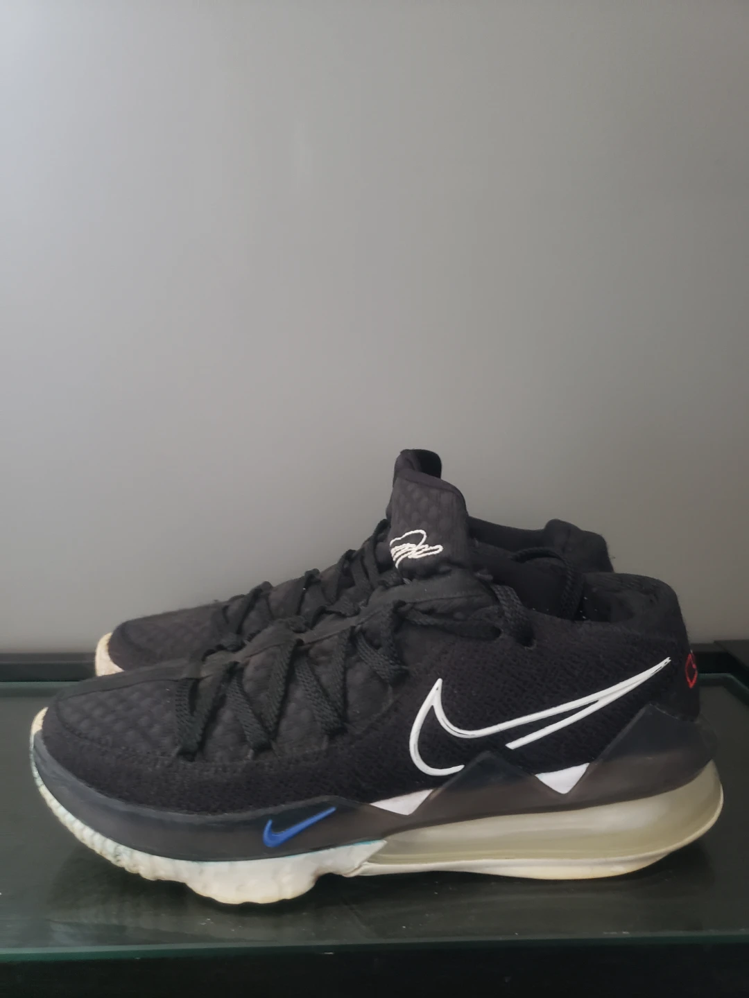 Size: us 8.  Nike LeBron 17 Low Basketball Shoes - photo 2