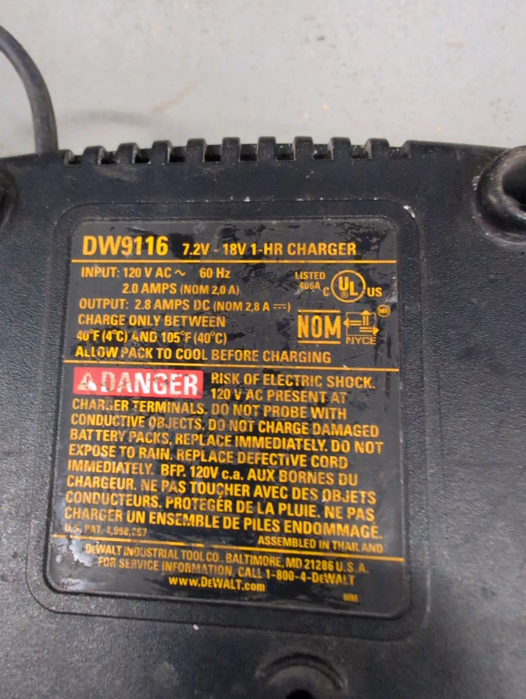 DEWALT DW9116 7.2V-18V 1-Hour NiCd Charger - photo 3