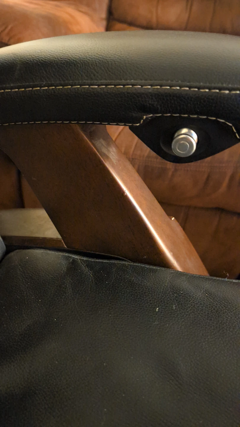 Human Touch Gravity Power Recliner – Premium Leather & TiMOTION - photo 2